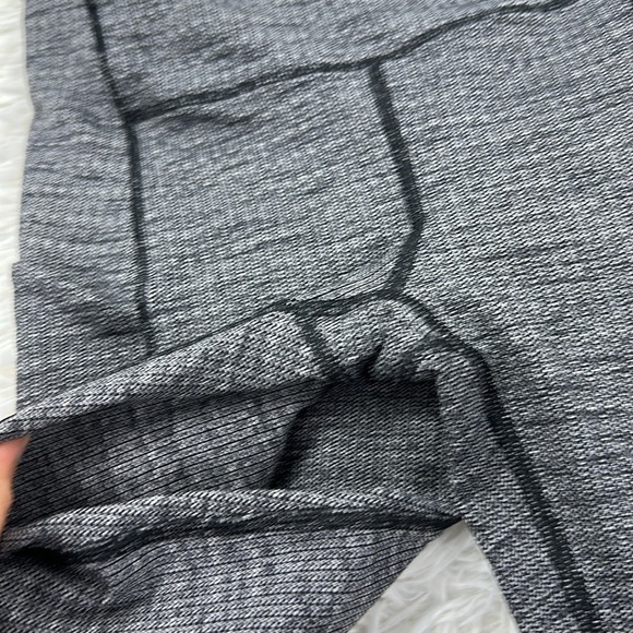 Lululemon Speed Up Tight 28" Full-On Luxtreme Luon Variegated Knit Black Heather - Picture 2 of 6